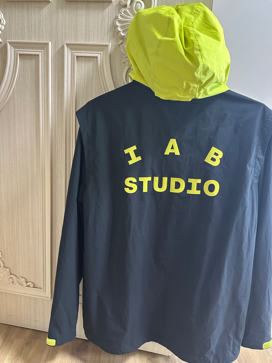 아이앱 아식스 콜라보 바람막이 상품이미지3