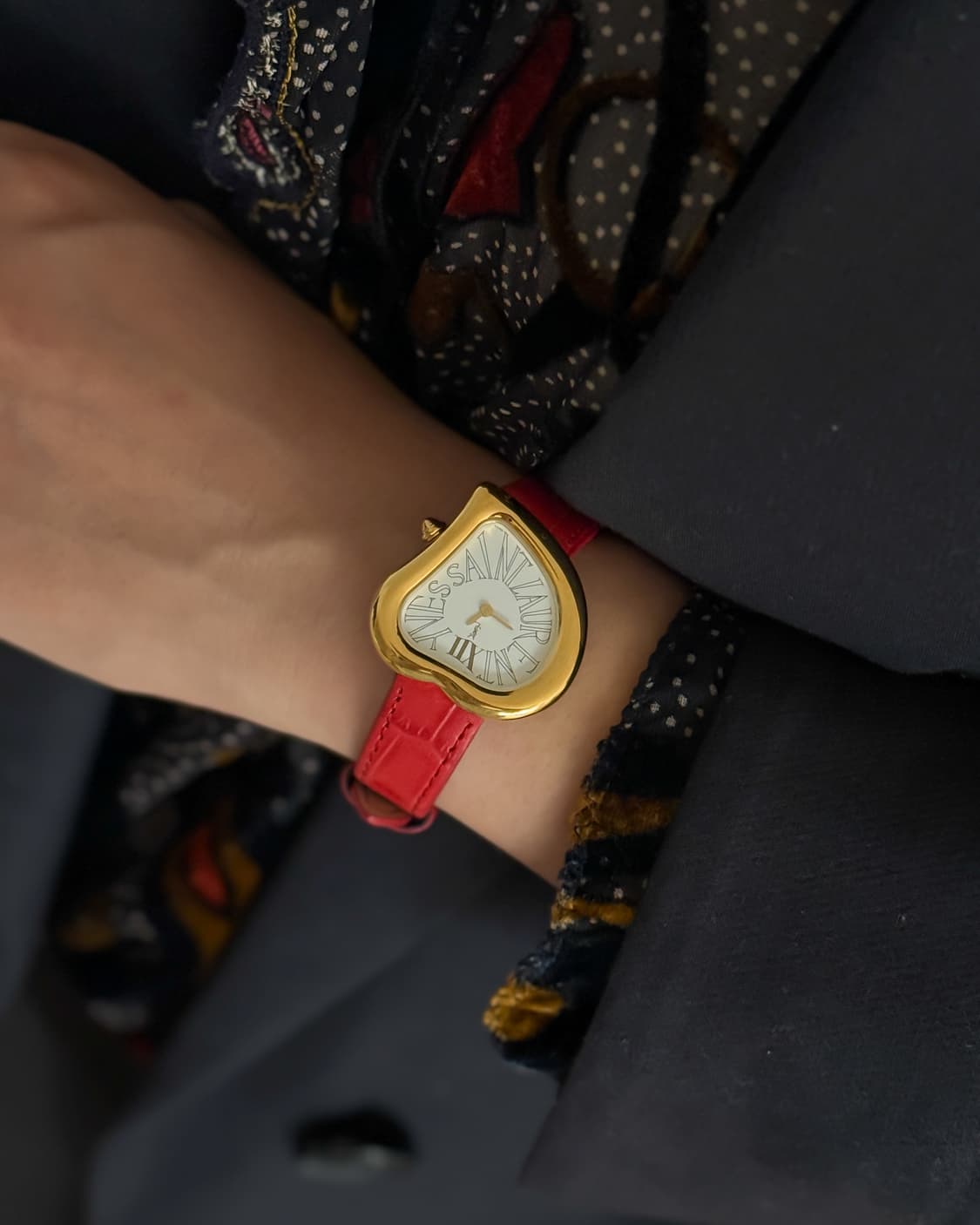 입생로랑 40주년 하트 시계 상품이미지6