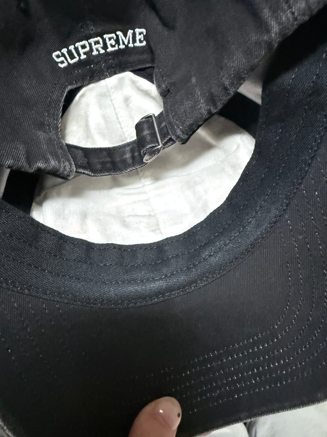 슈프림 라이센스 플레이트 6-패널 블랙 - 25SS 상품이미지5