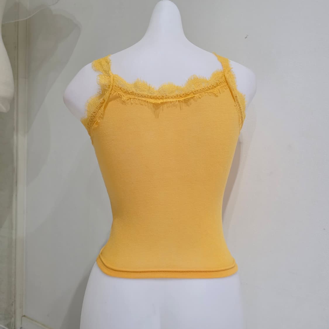 4000원 빈티지 가슴 옐로우 레이스 셔링 갸루 y2k 슬리브리스 상품이미지2