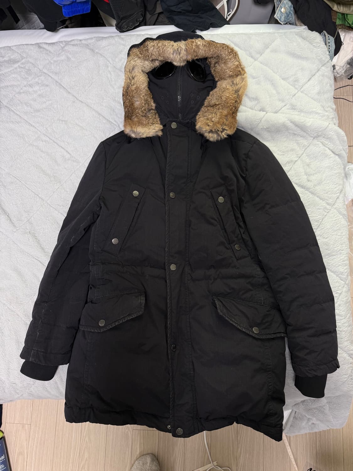 Cp컴퍼니 고글 토끼털 탈부착 노르지 덕다운 패딩 상품이미지4