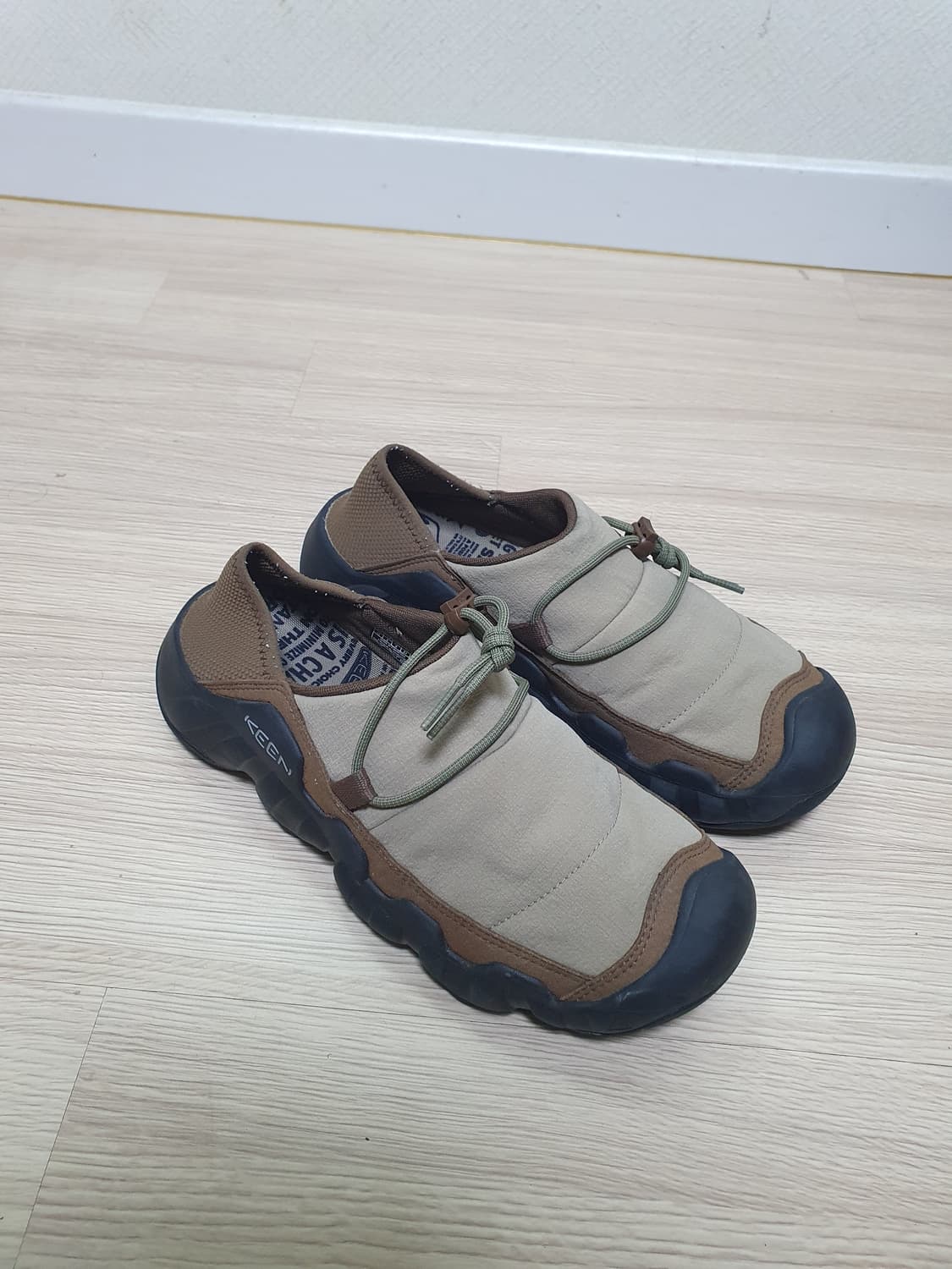 킨 하이파우저 크러쉬백 스니커즈 270 상품이미지2