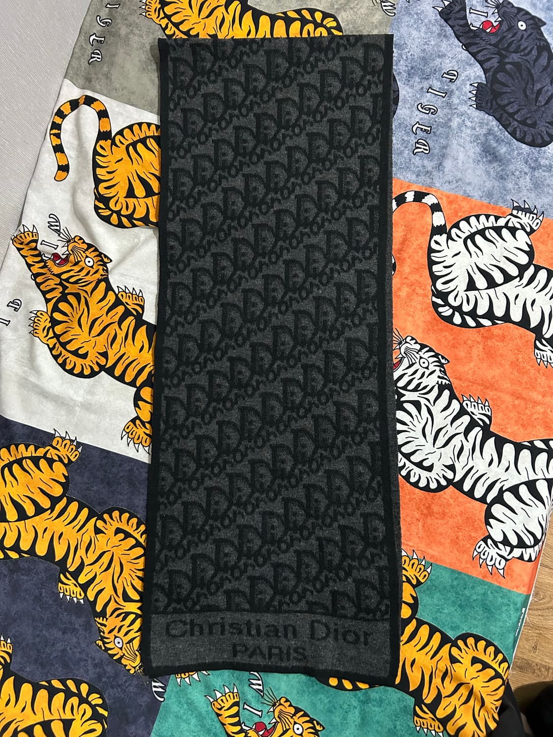 디올 머플러 상품이미지3