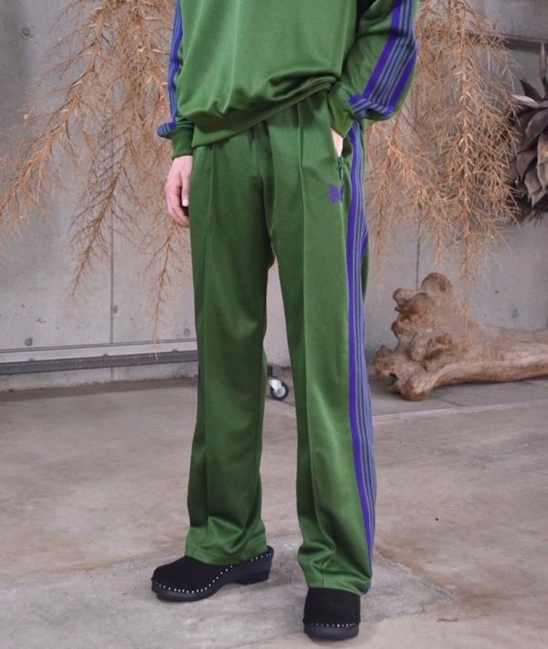 니들즈 트랙팬츠 그린 스트레이트 핏 상품이미지2