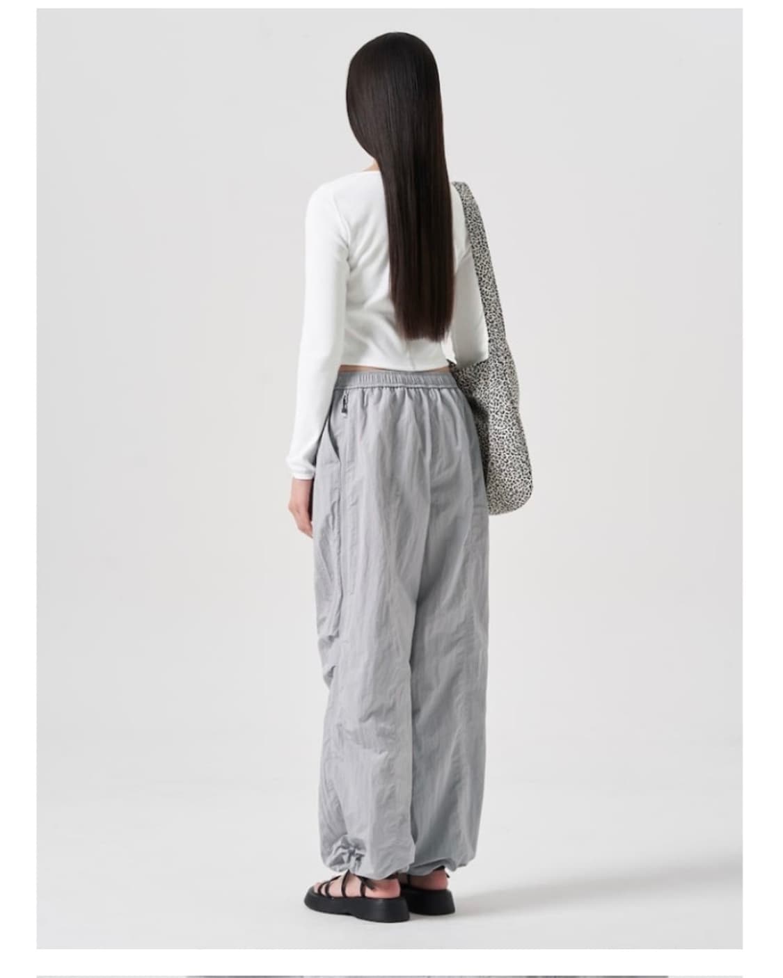 에잇세컨즈 그레이 나일론 팬츠 상품이미지3