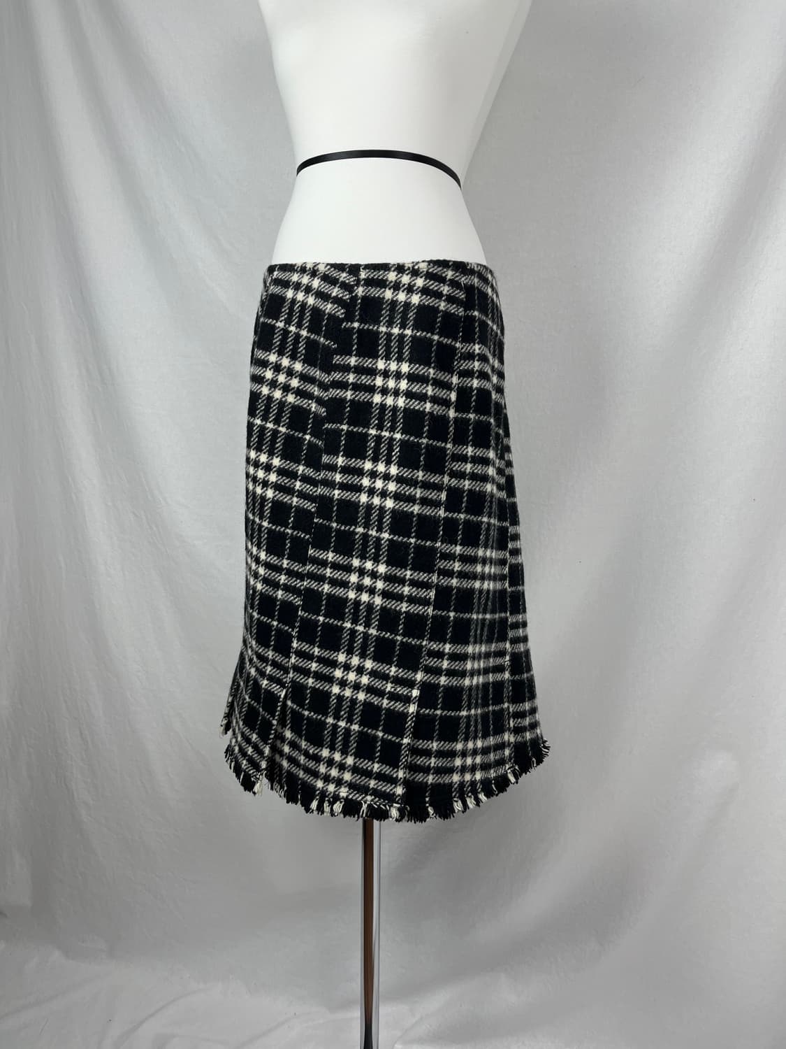 BURBERRY 디스컷팅 체크패턴 스커트  상품이미지8