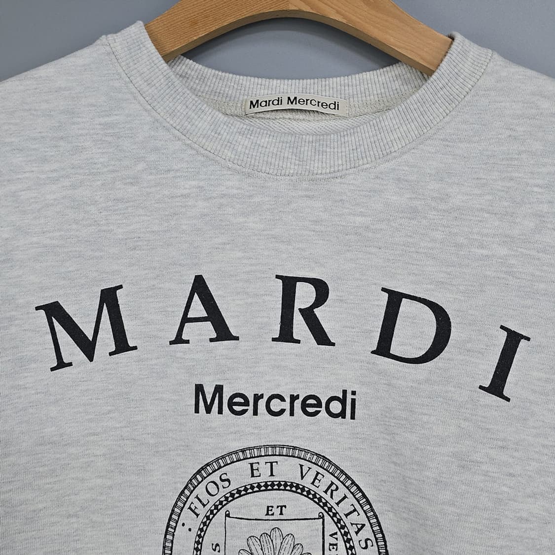 마르디메크르디 플로스 로고 맨투맨 FREE 상품이미지2