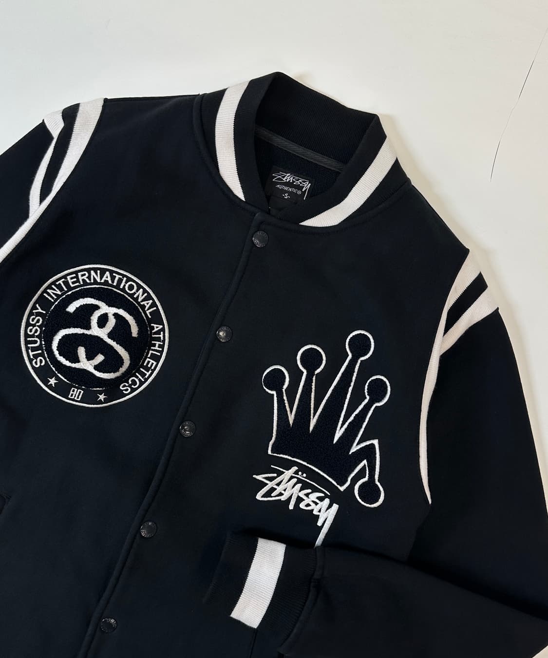 스투시 크라운 바시티자켓 상품이미지1