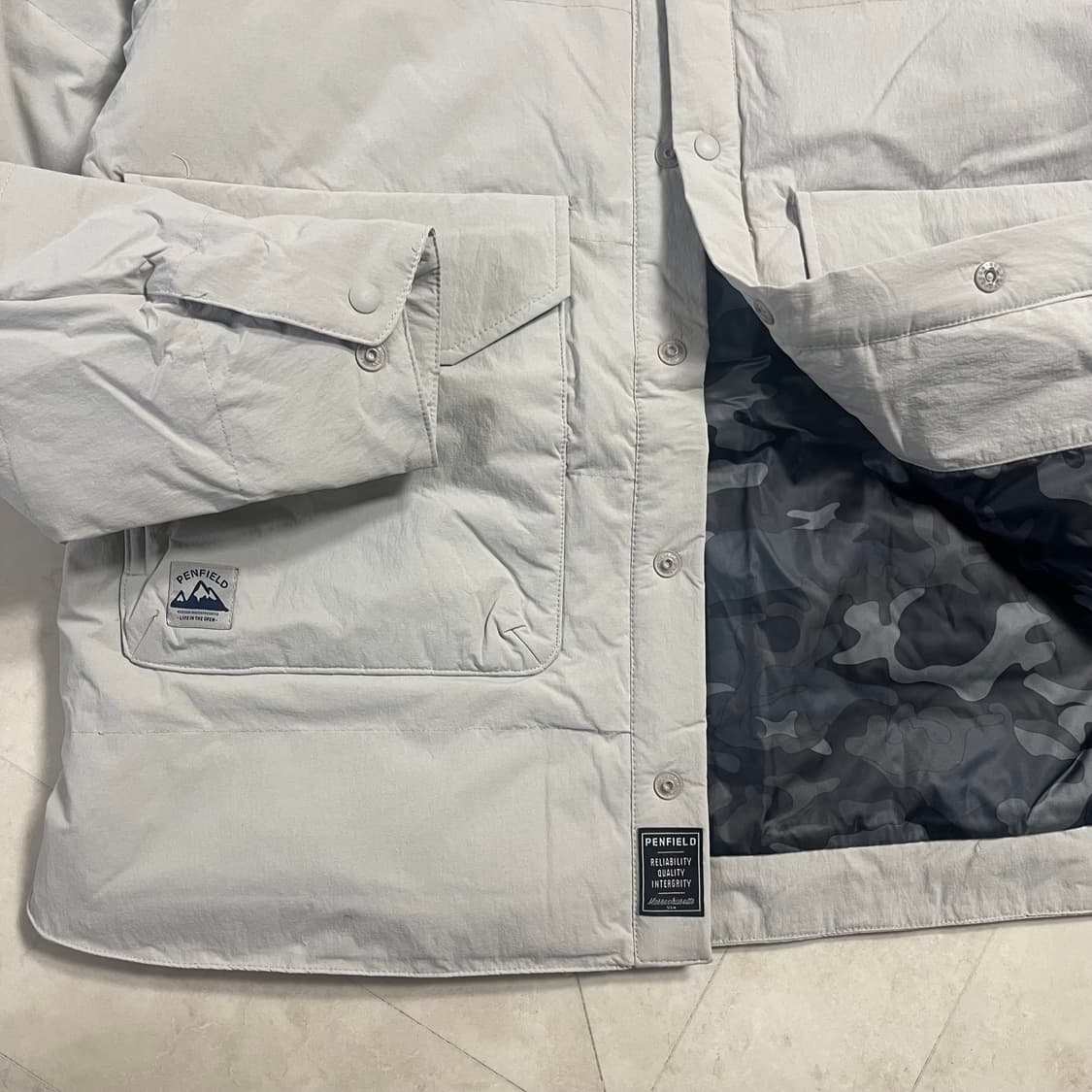 새상품)펜필드 퀄팅 다운 셔츠자켓 라이트그레이 95,100 상품이미지4