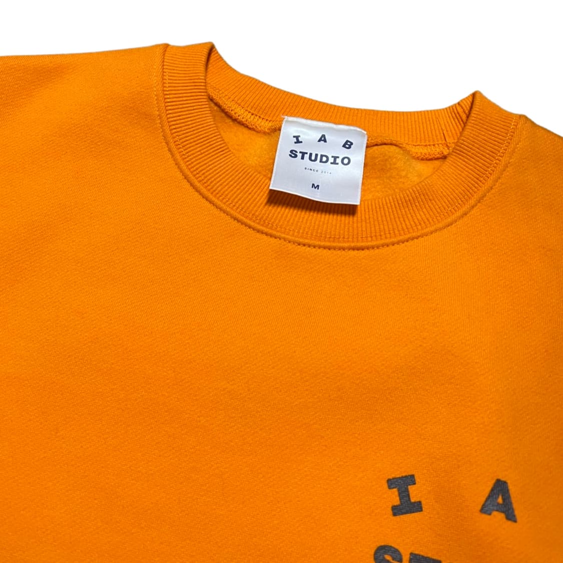 아이앱 스튜디오 x 두산 인프라코어 기모 맨투맨 상품이미지4