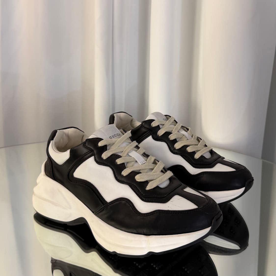 A / 39.5 구찌 범고래 레더 라이톤 스니커즈 상품이미지1