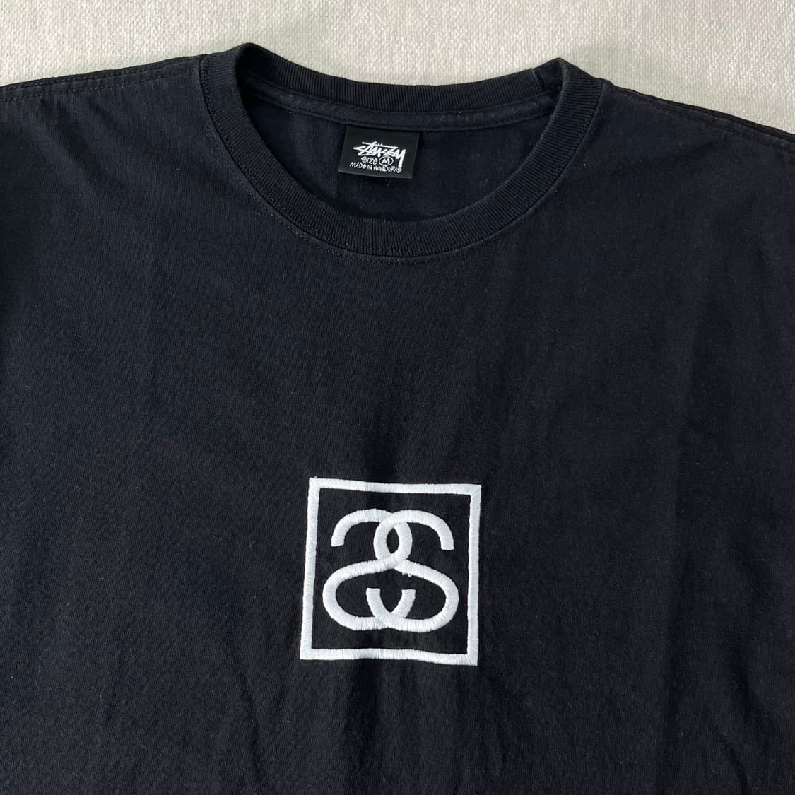 100 스투시 스퀘어드 블랙 반팔 티셔츠 상품이미지2