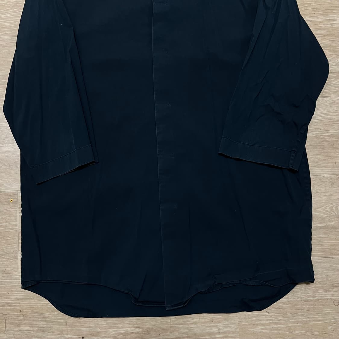 COS 코스 밴드 카라 히든버튼 라운드햄 긴팔 셔츠 [네이비] L/100 상품이미지3