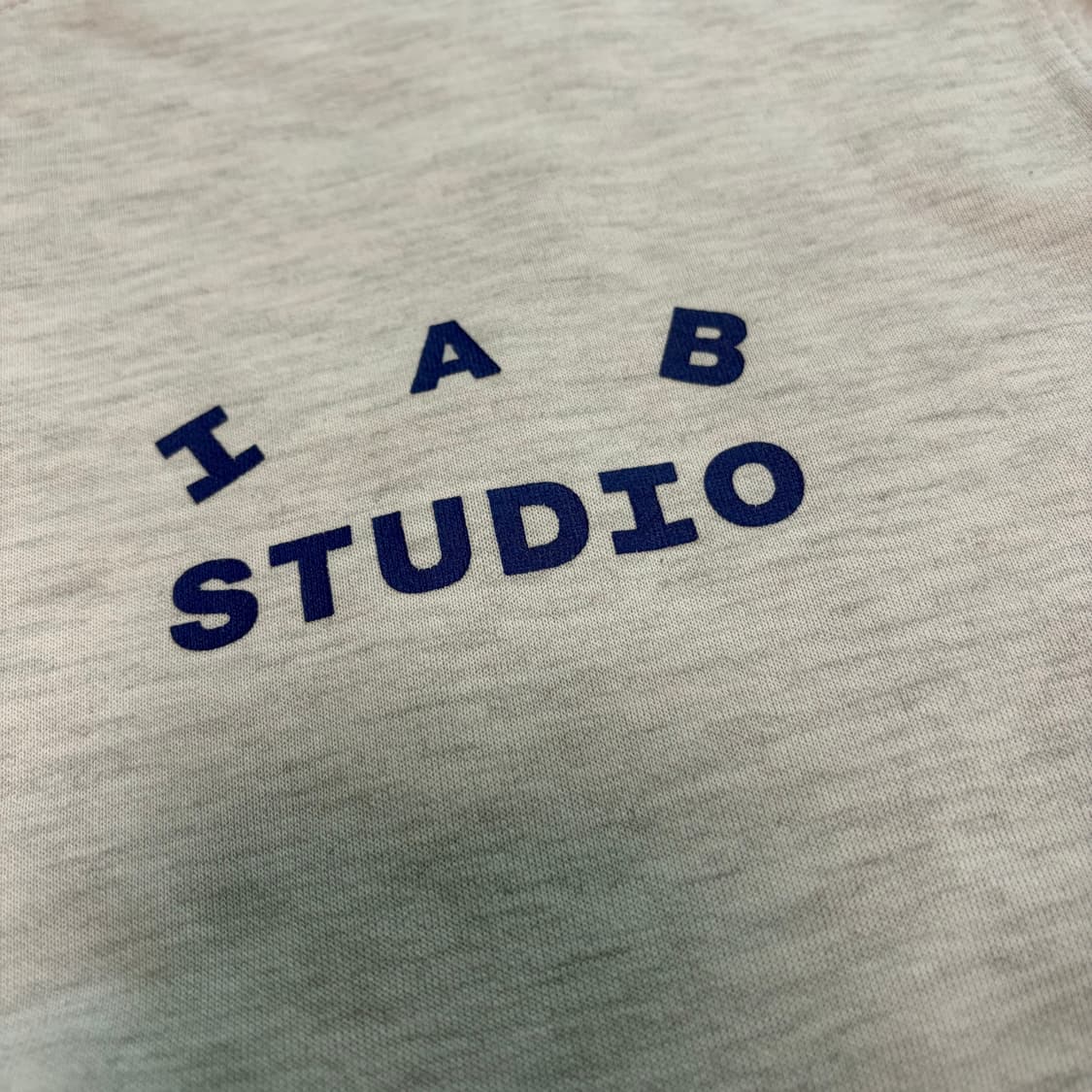 아이앱 스튜디오 롱슬리브 라이트 그레이 상품이미지4