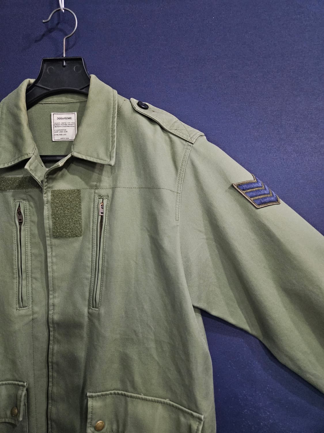 쟈딕앤볼테르 프린팅 카키컬러 남성 100 자켓  상품이미지4