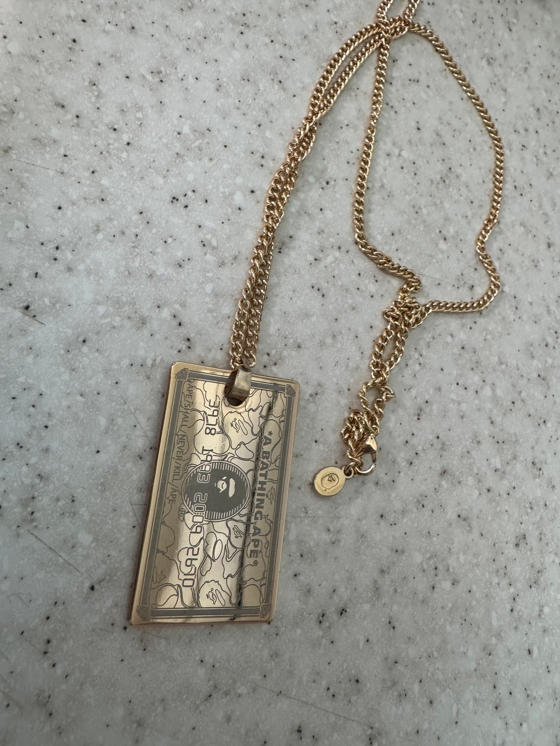 베이프 30주년 골드카드 목걸이 상품이미지2