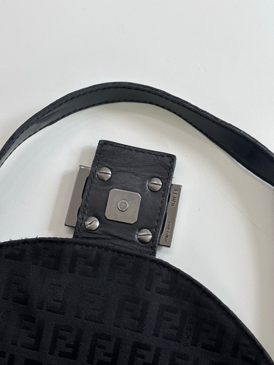 Fendi 펜디 블랙 주키노 맘마백 상품이미지5