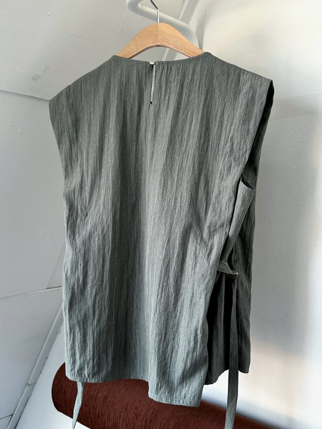 Washed poly nylon sleeveless belted P/O 상품이미지8