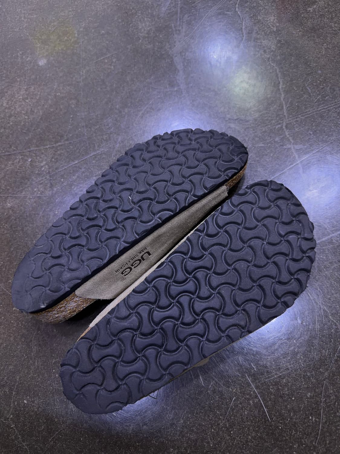 어그 D&K SHEEPSKIN 다크쉽 취리히 스웨이드 샌들 240 상품이미지9