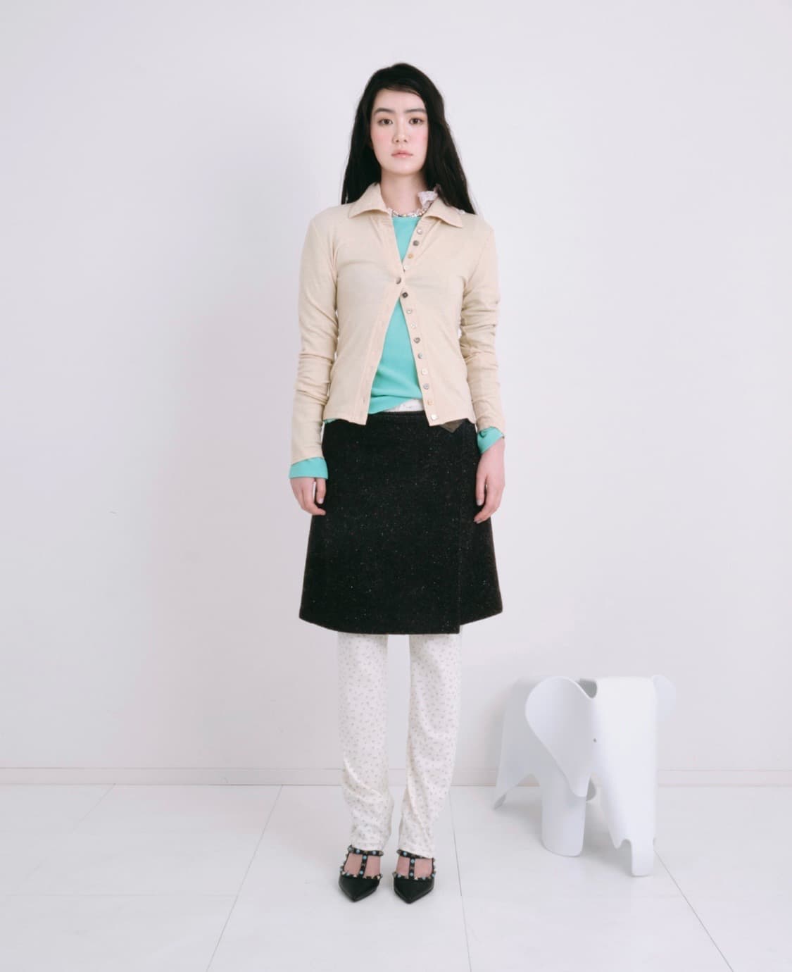 나비버스 Bottan cardigan_Beige 상품이미지2