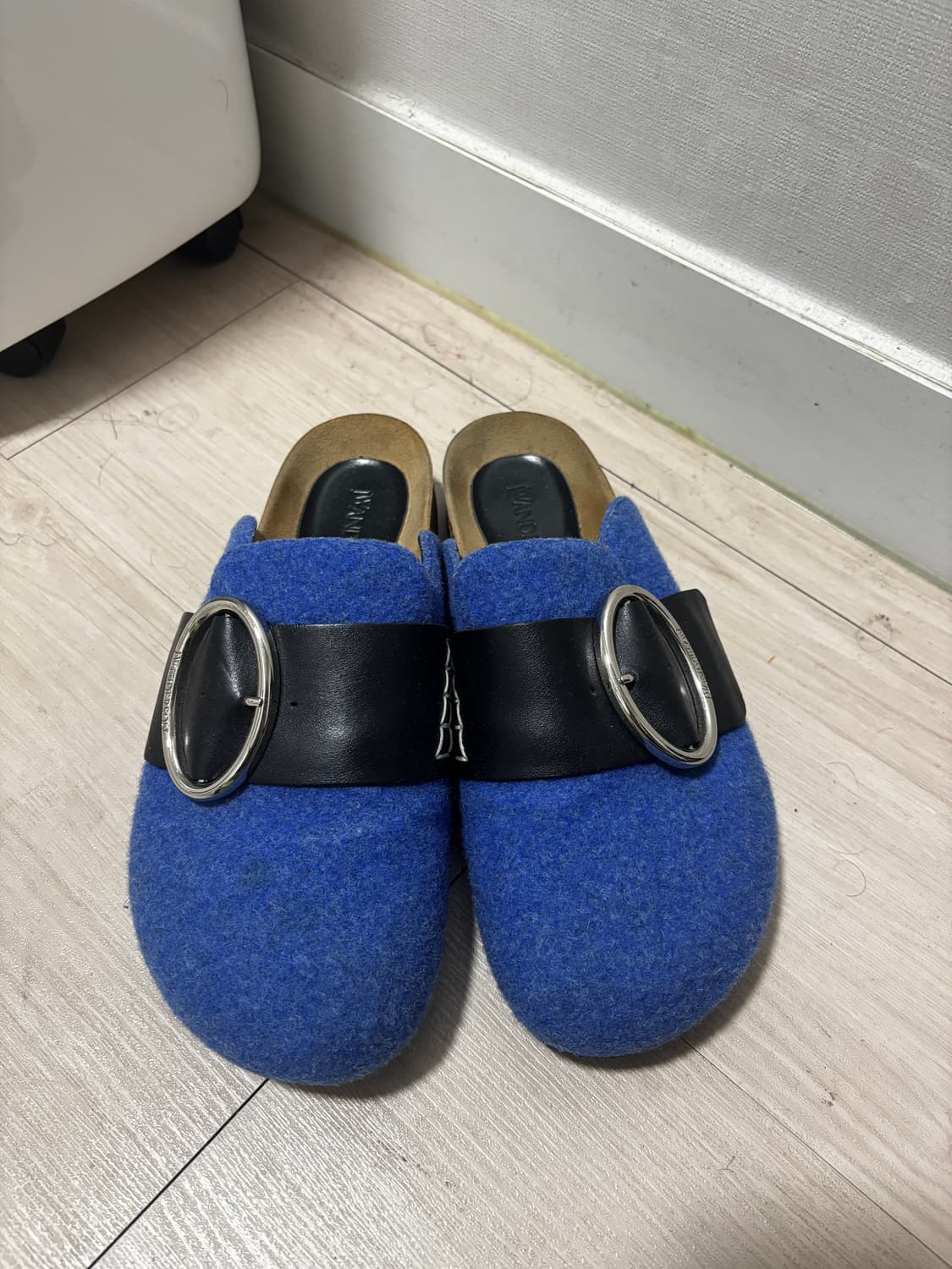 JW앤더슨 플랫뮬 250 상품이미지1