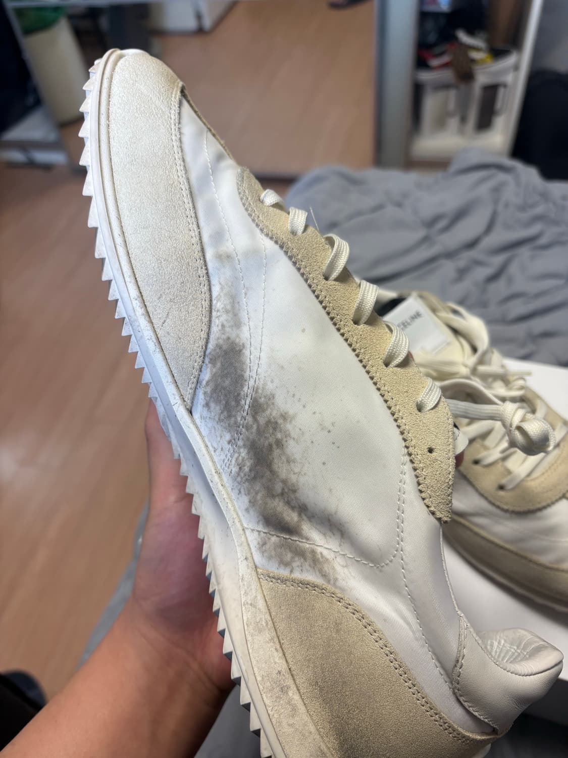 셀린느 카프스킨 레이서 스니커즈 45 베이지 상품이미지3