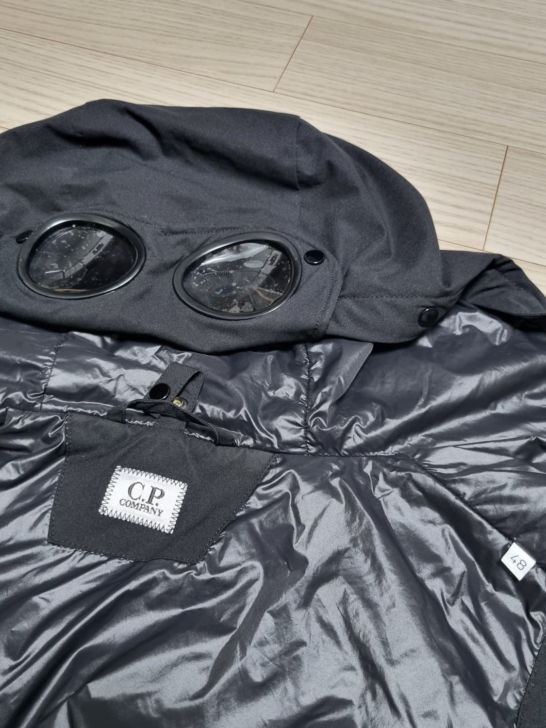 cp컴퍼니 고글 패딩조끼 상품이미지3