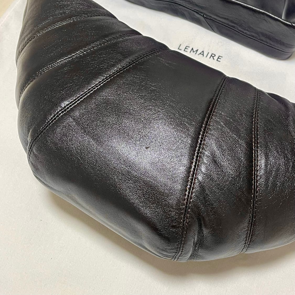 르메르 나파 레더 범백 미디움 다크초코 상품이미지5