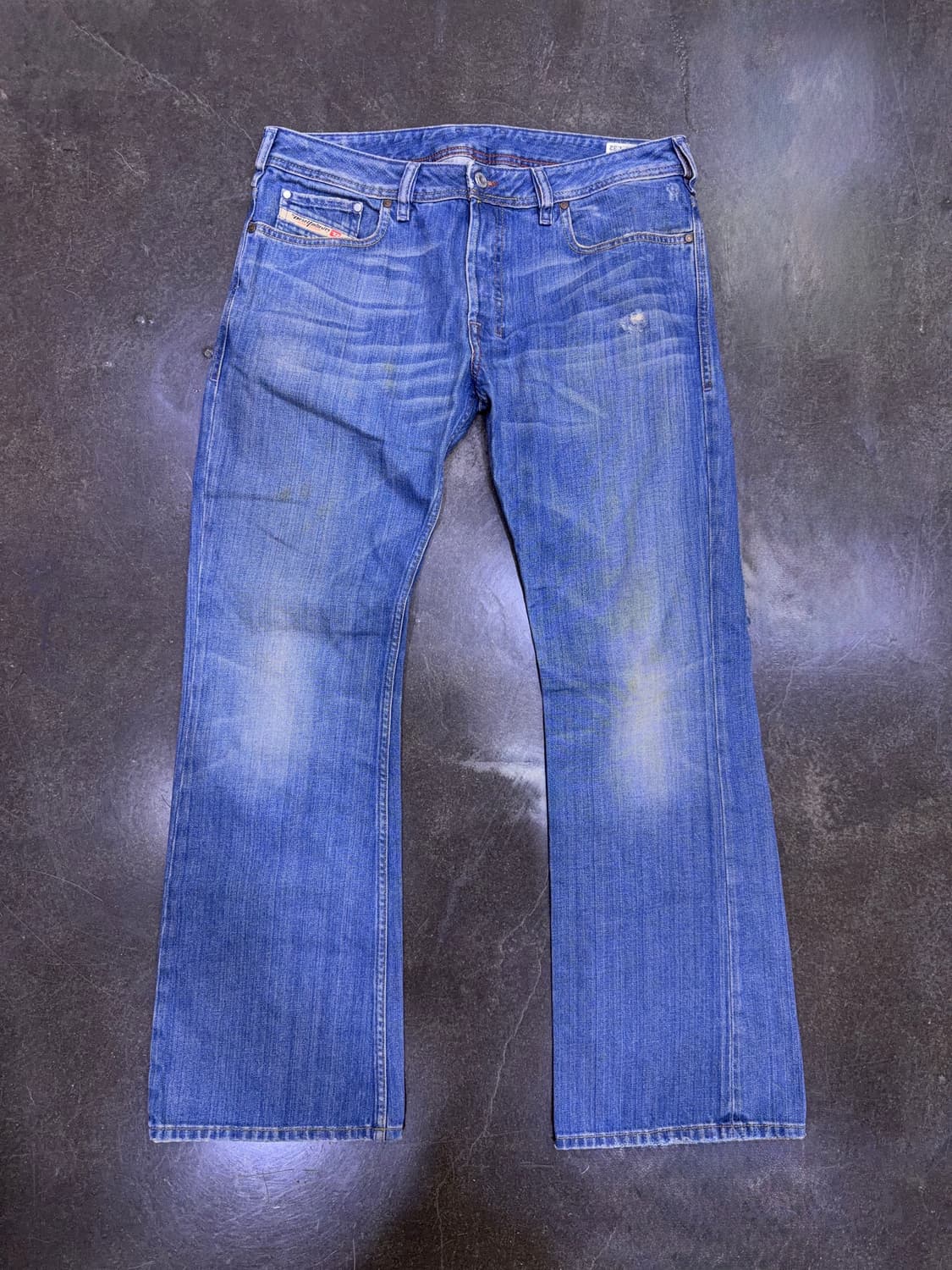 디젤 자탄 빈티지 라인 워싱 부츠컷 플레어핏 데님팬츠 33 상품이미지1