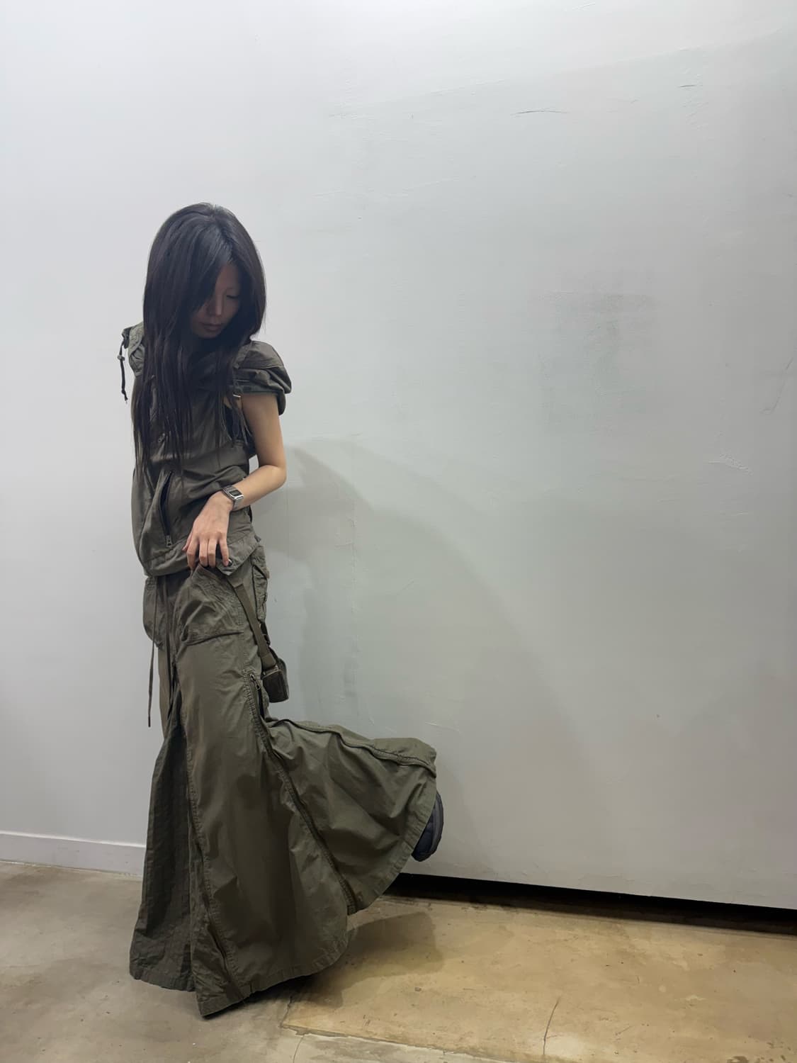 GOA 서스펜더 & 멀티집업 디테일 롱 스커트 상품이미지4