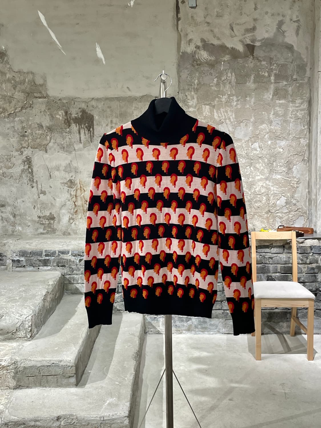 라프 시몬스 13F/W 런웨이 퀘스쳔 마크 스트라이프 터틀넥 니트 상품이미지1