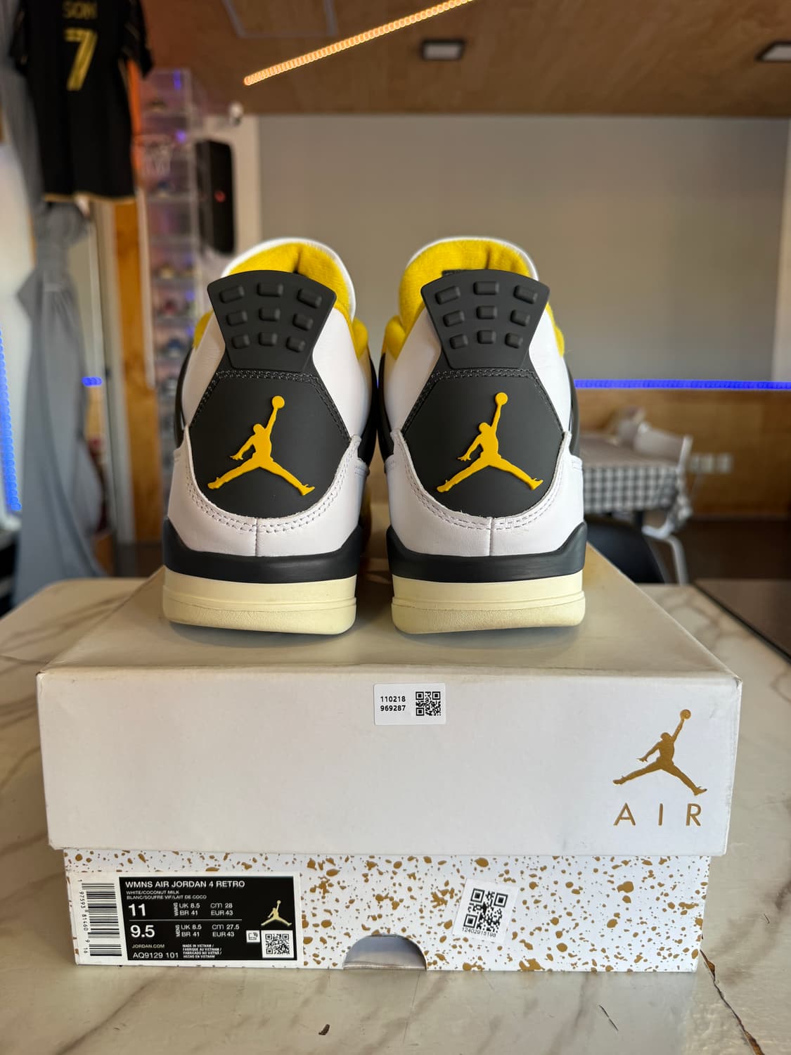 (W)조던4 레트로 비비드 설퍼 W280(MEN:270) 팝니다 상품이미지5