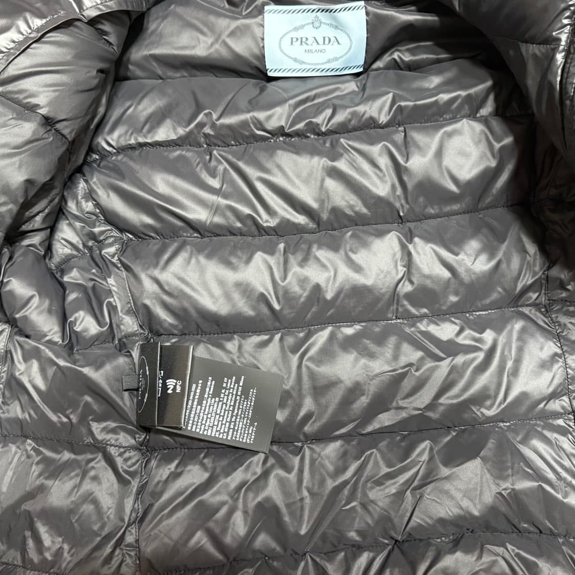 프라다 여성 경량 패딩 상품이미지10