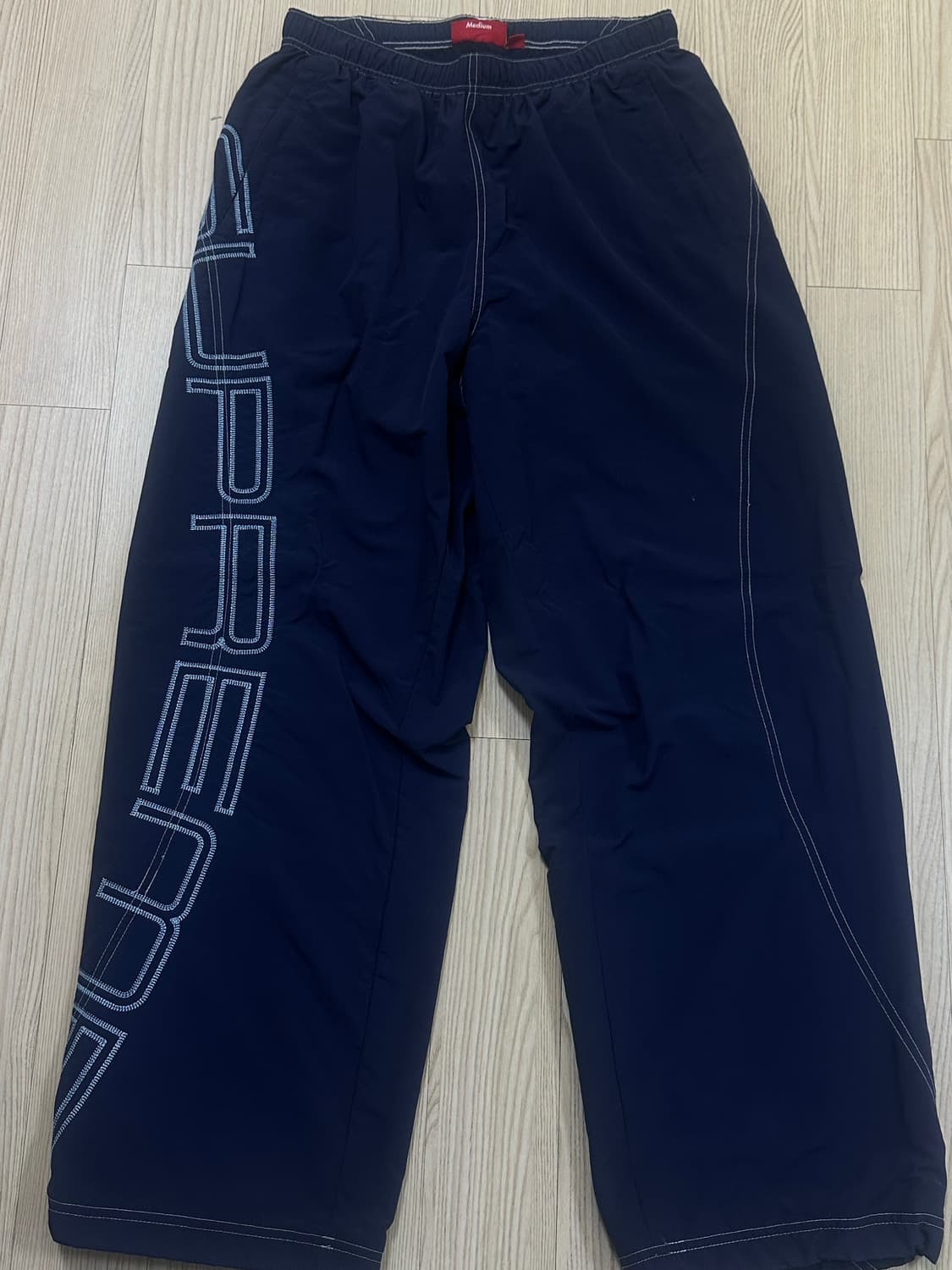 슈프림 스펠아웃 자수 트랙팬츠 M 네이비 상품이미지2