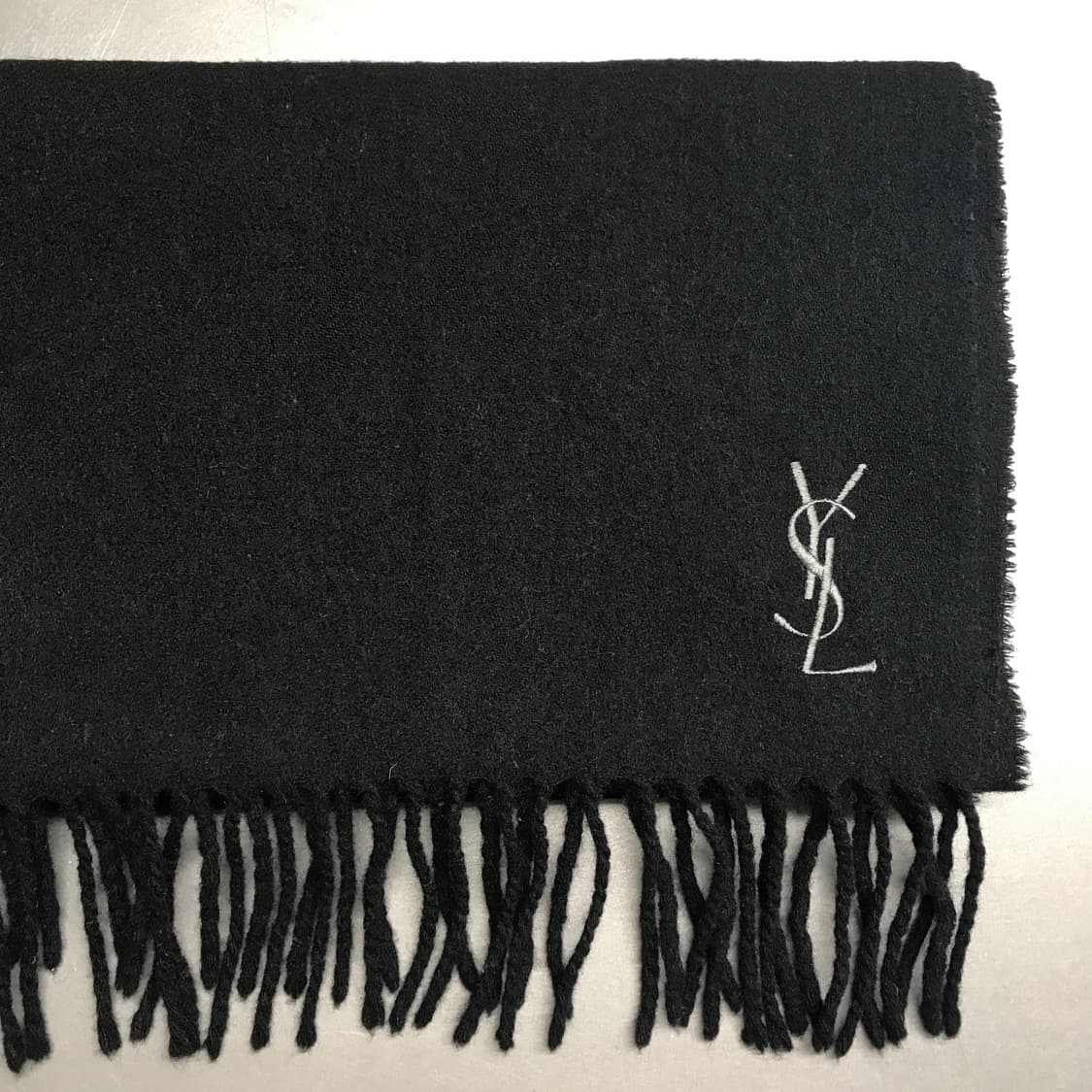 YSL 입생로랑 블랙 머플러 상품이미지3