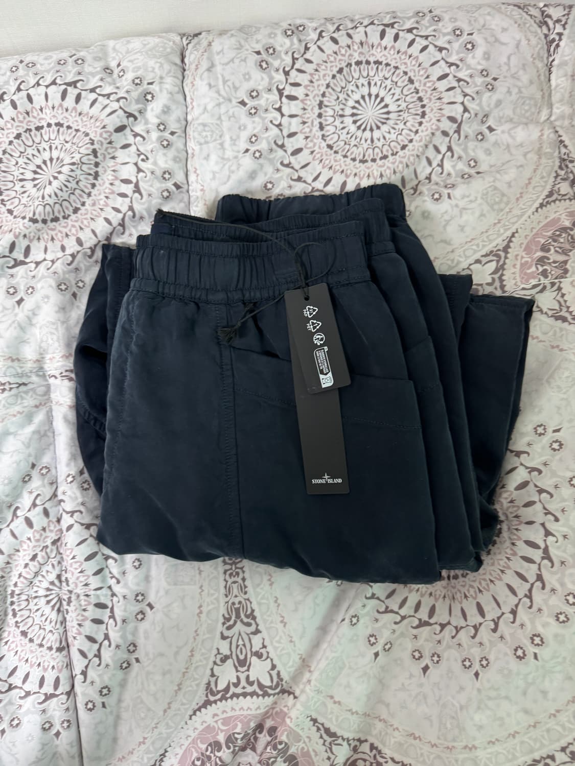 정품 스톤아일랜드 24시즌 고스트피스 카고 팬츠 네이비 상품이미지2