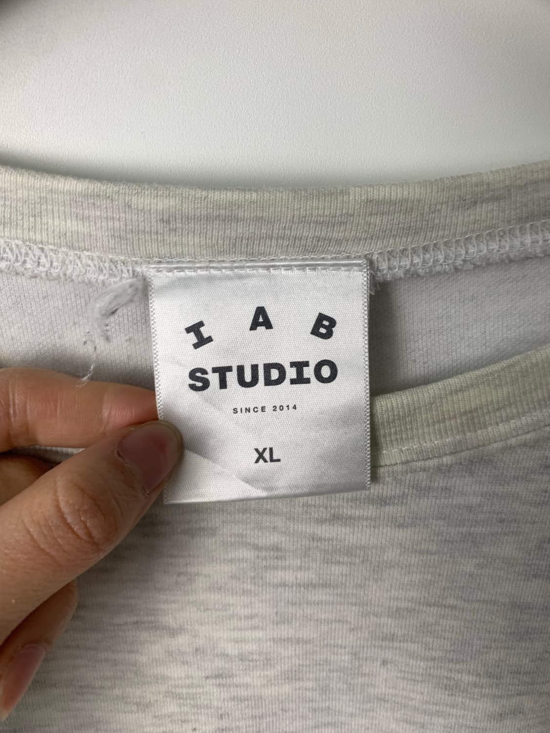 아이앱 스튜디오 라이트그레이 롱슬리브 긴팔티 상품이미지8