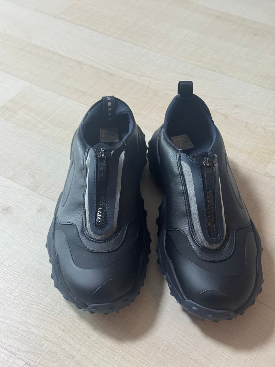 오클리 스니커즈 판매 상품이미지3