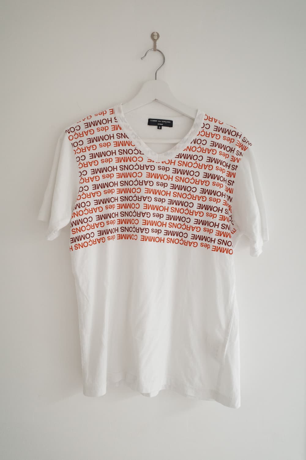 Lettering V-neck t-shirt   상품이미지3