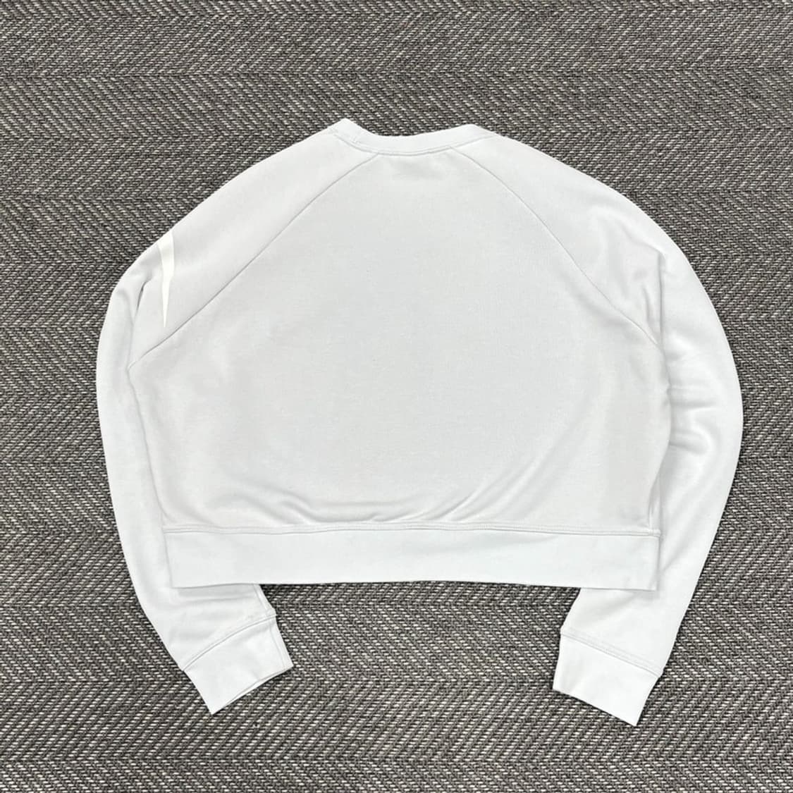 나이키 빅 스우시 크롭 맨투맨 v0390 상품이미지2