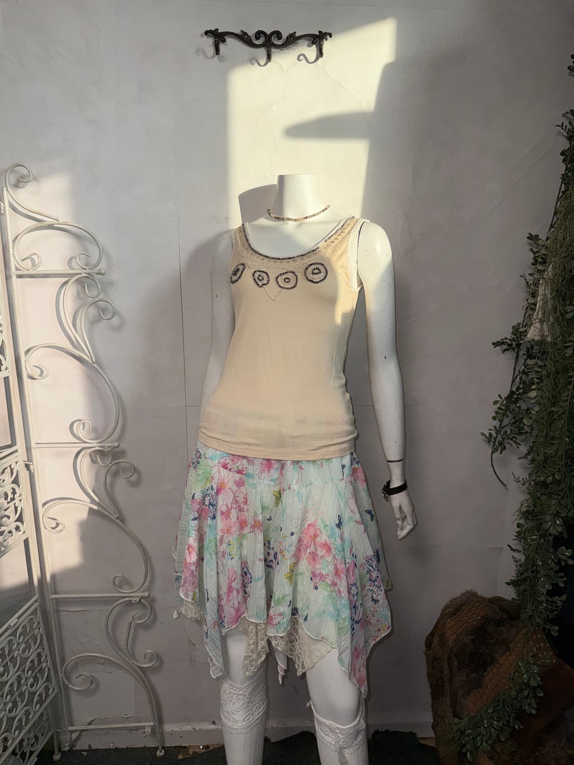 Ivory ethnic beads back strap sleeveless 상품이미지5