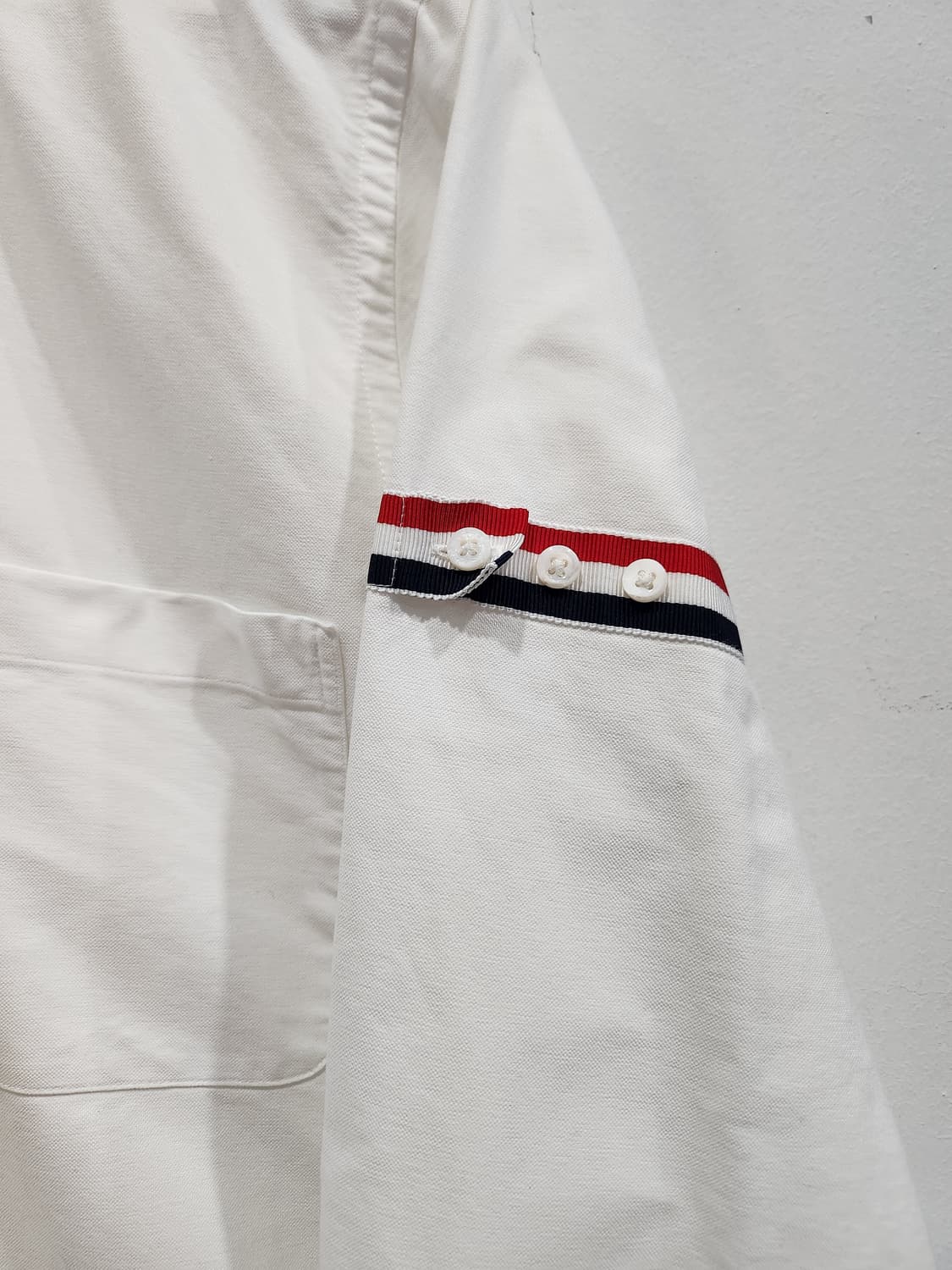 톰브라운 화이트 암밴드 옥스포드 셔츠 2사이즈 정품 상품이미지3