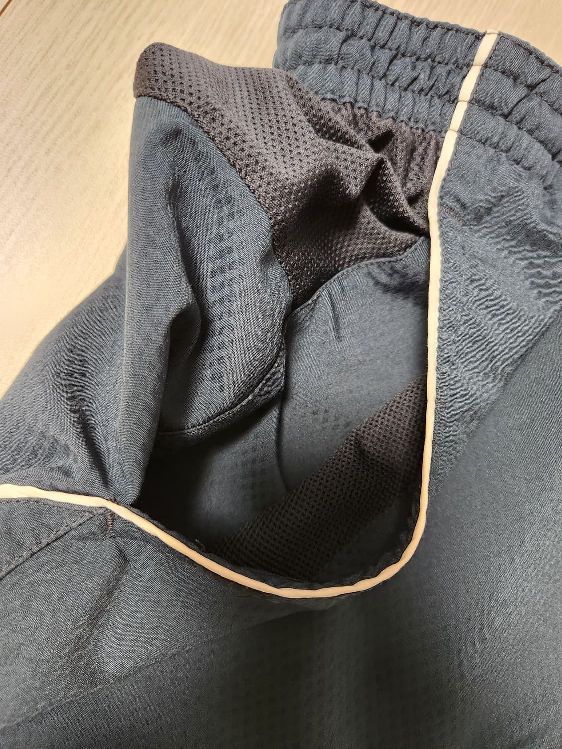 나이키 드라이핏 러닝 반바지 사이즈m

오염 하자 없이 깨끗해요^^

세 상품이미지3