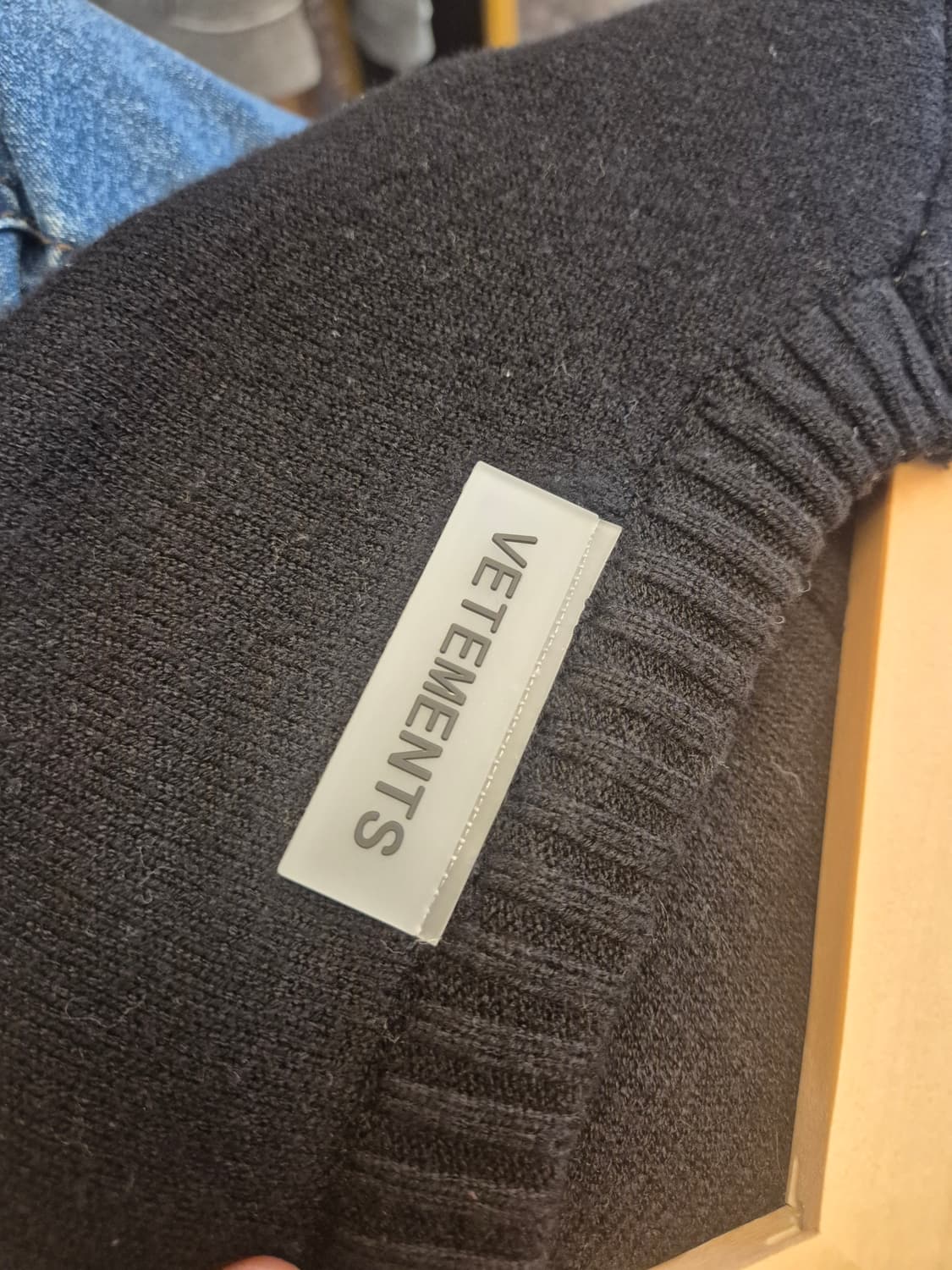 베트멍 로고 니트 블랙 XL 사이즈입니다 상품이미지8