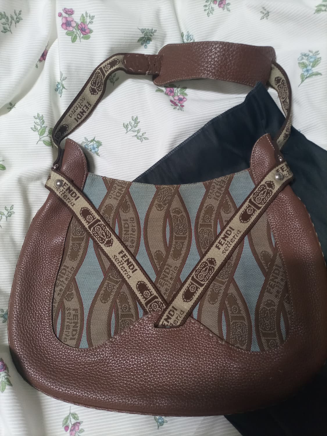 정품 펜디 셀러리아 숄더백 상품이미지3