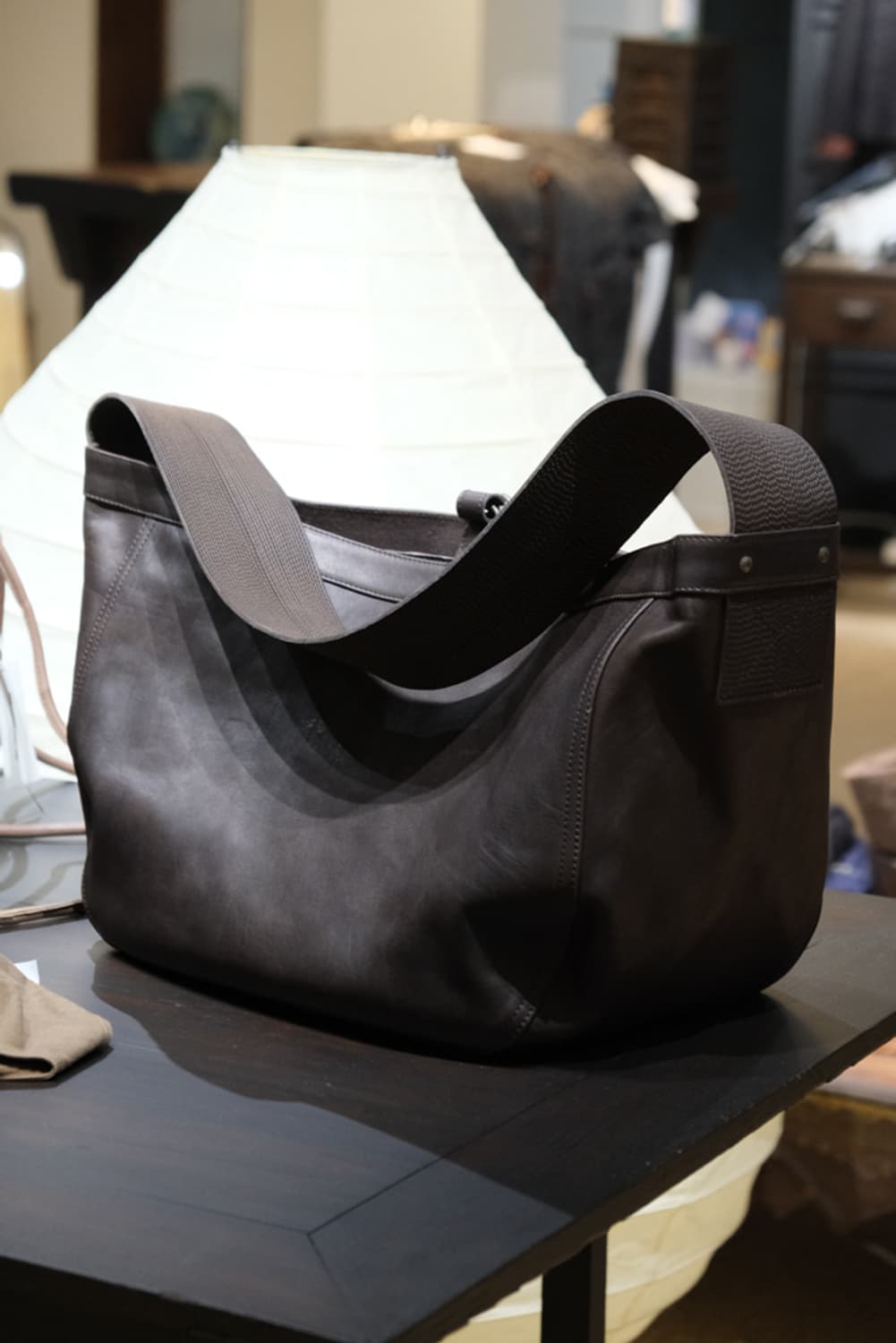 타이가 타카하시 뉴스보이백 라지 익스클루시브  상품이미지1