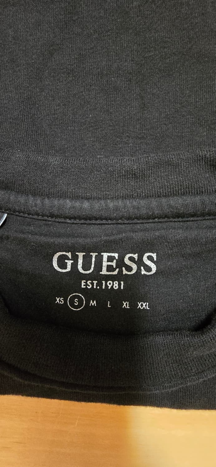 게스 GUESS  크롭핏 맨투맨 블랙 S 상품이미지3