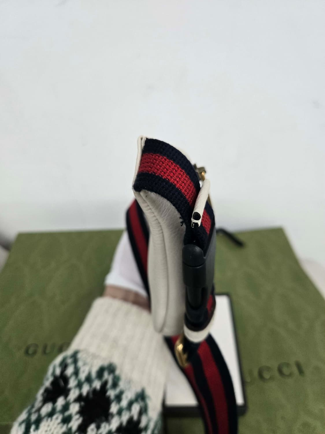 [보증서 정품] 구찌 띠로고 힙색 벨트백 상품이미지3