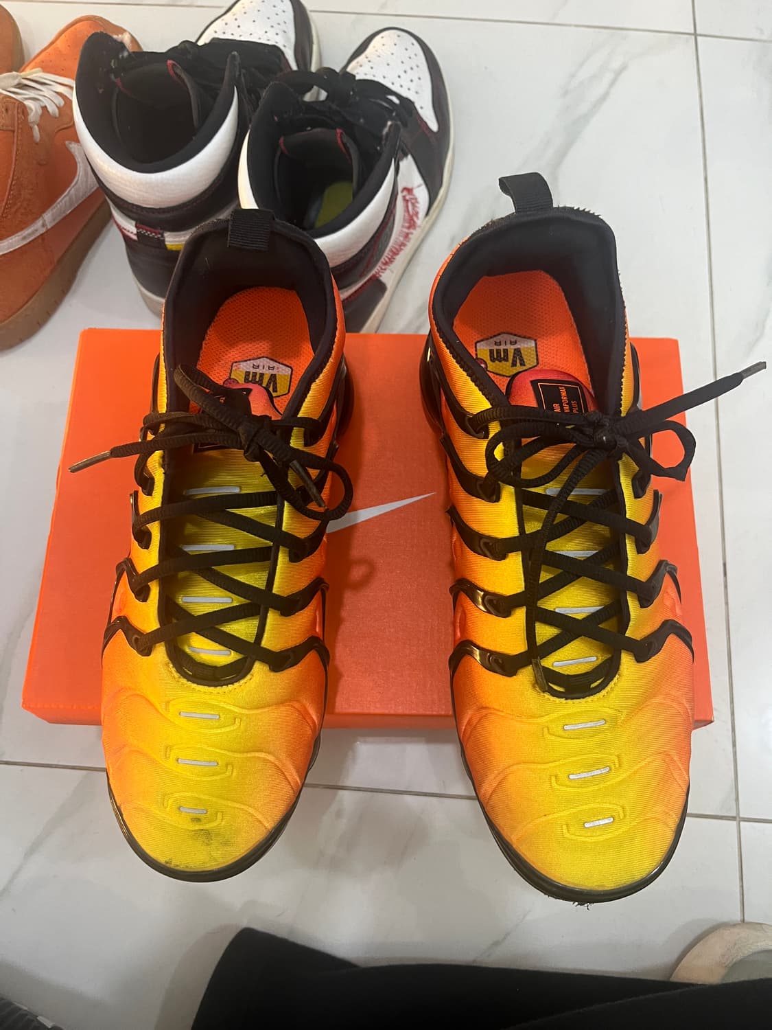 나이키 에어 베이퍼맥스 플러스 오렌지 블랙(924453-006) 상품이미지2