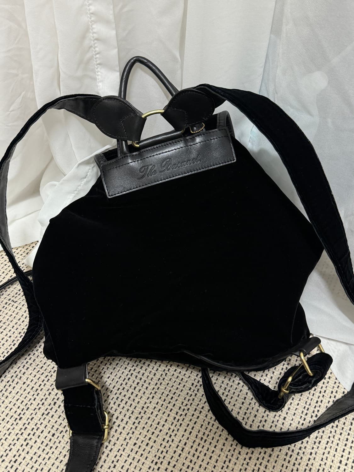 더바넷 벨벳 블랙 팩팩 상품이미지2